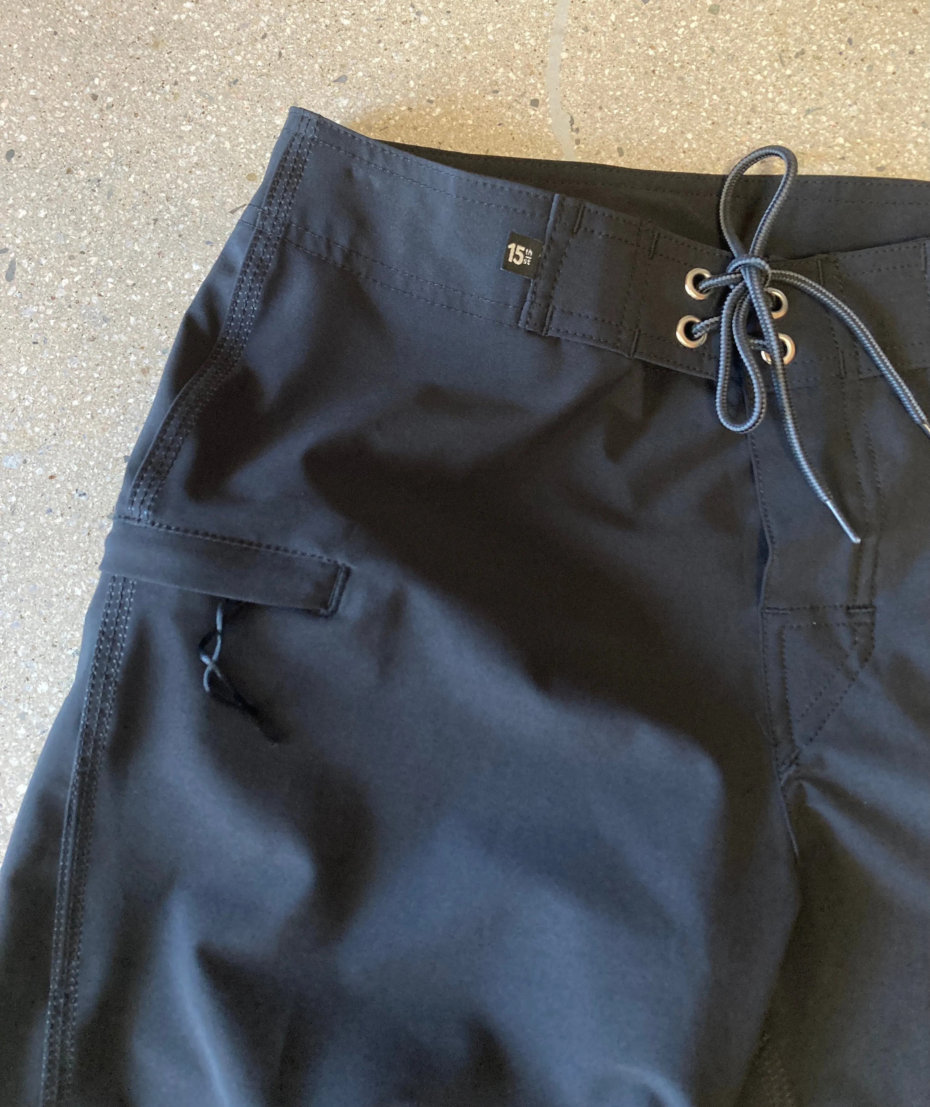 15th St Boardshorts 17"  BLACK