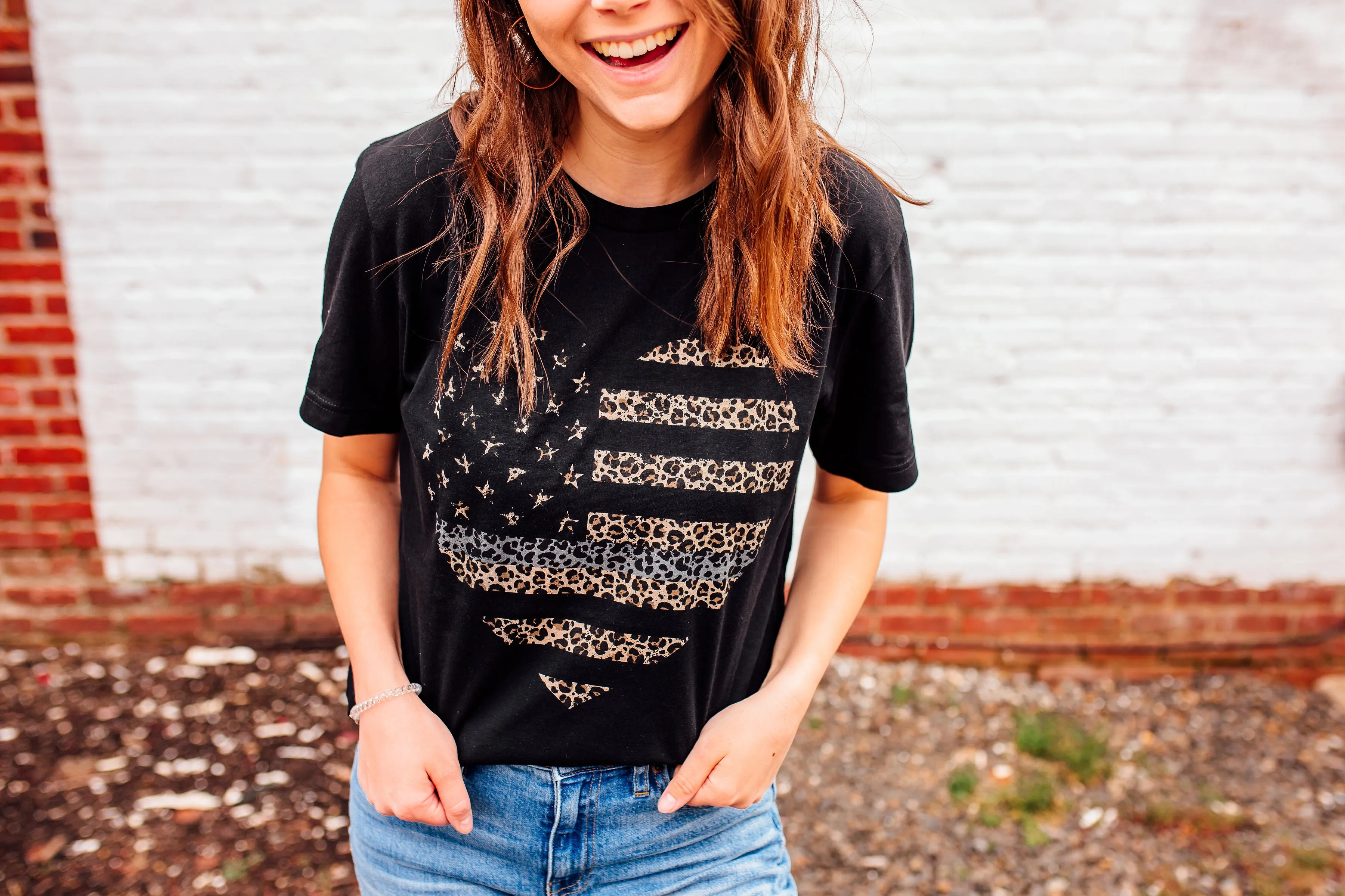 Distressed Leopard Heart Flag © Unisex Tee (Thin Silver Line)