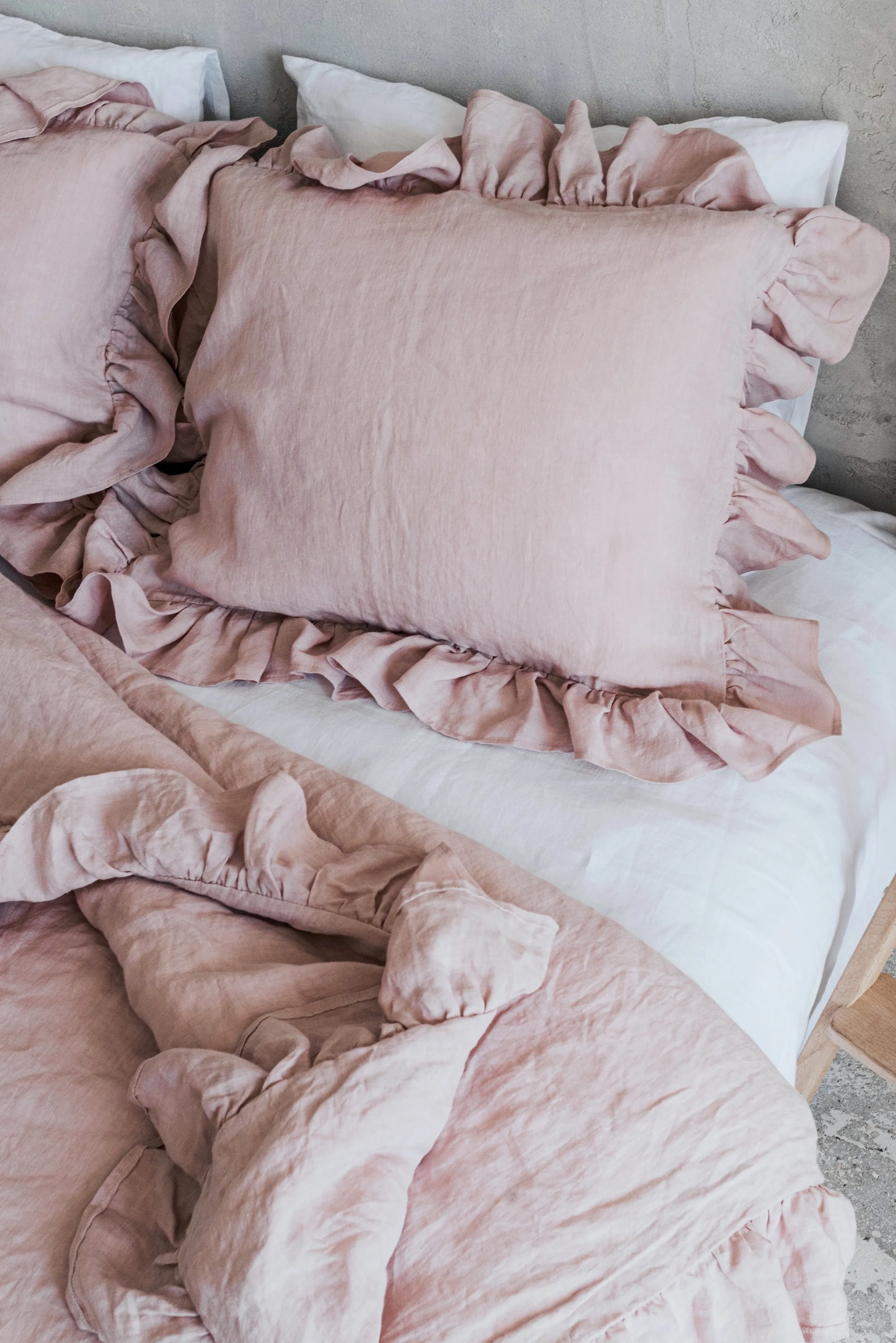 Ruffle Duvet Cover and Pillowcases Set - Pink