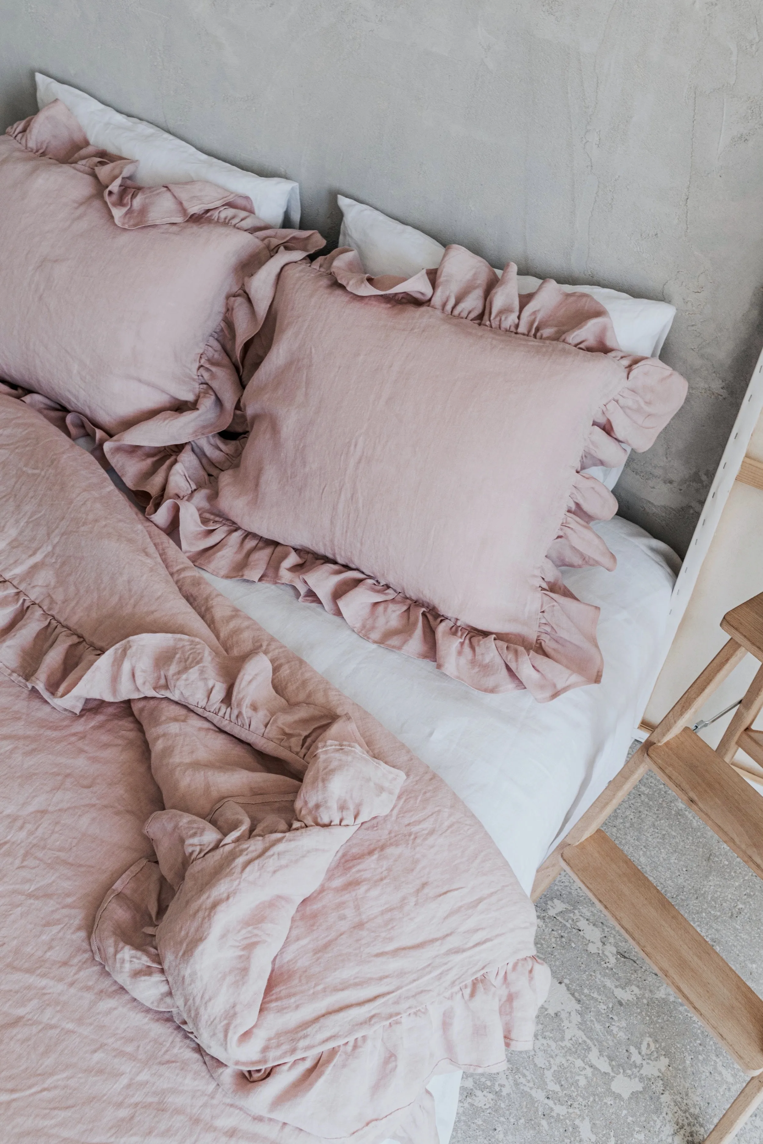 Ruffle Duvet Cover and Pillowcases Set - Pink