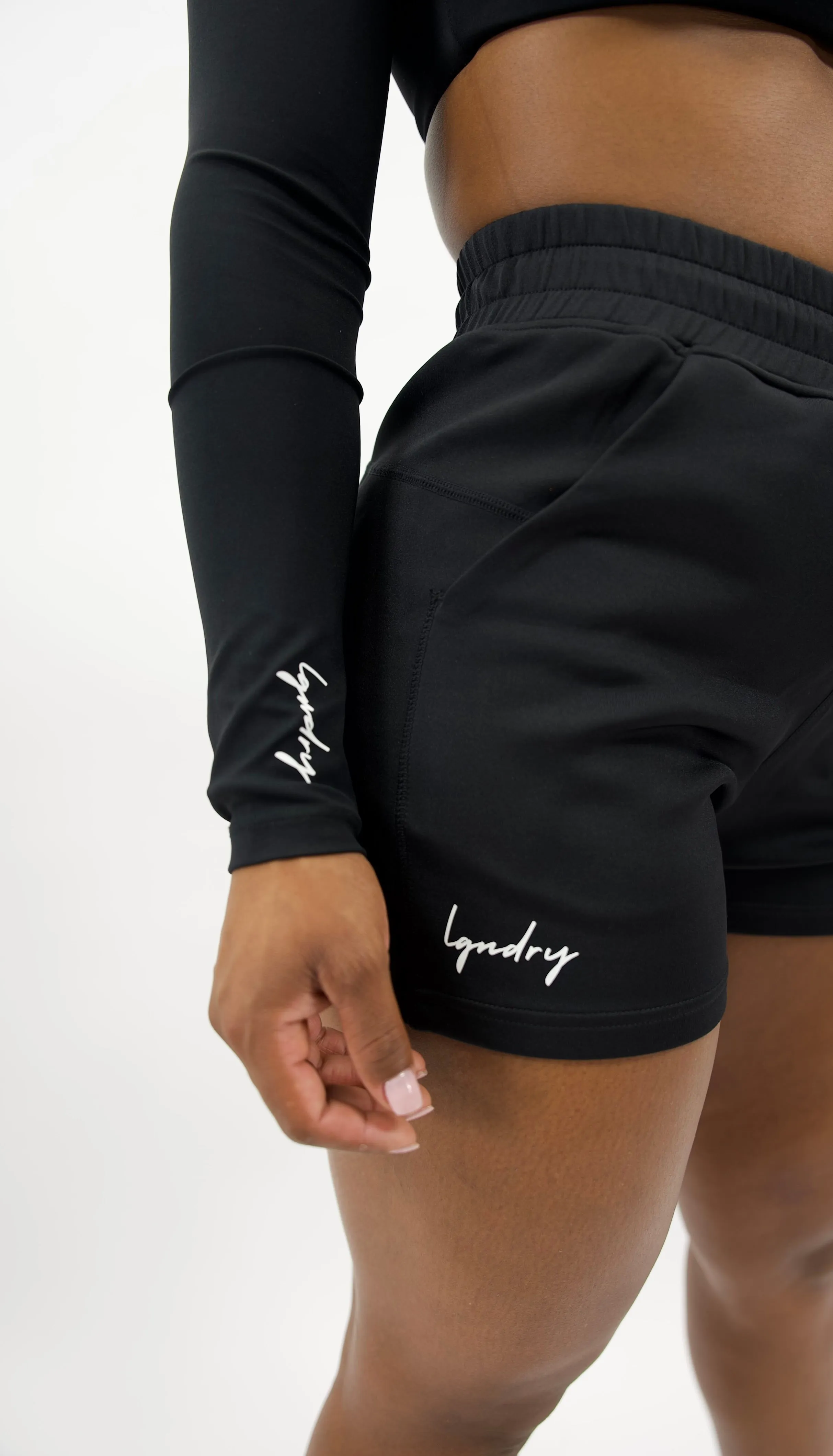 SHINE SWEAT SHORTS