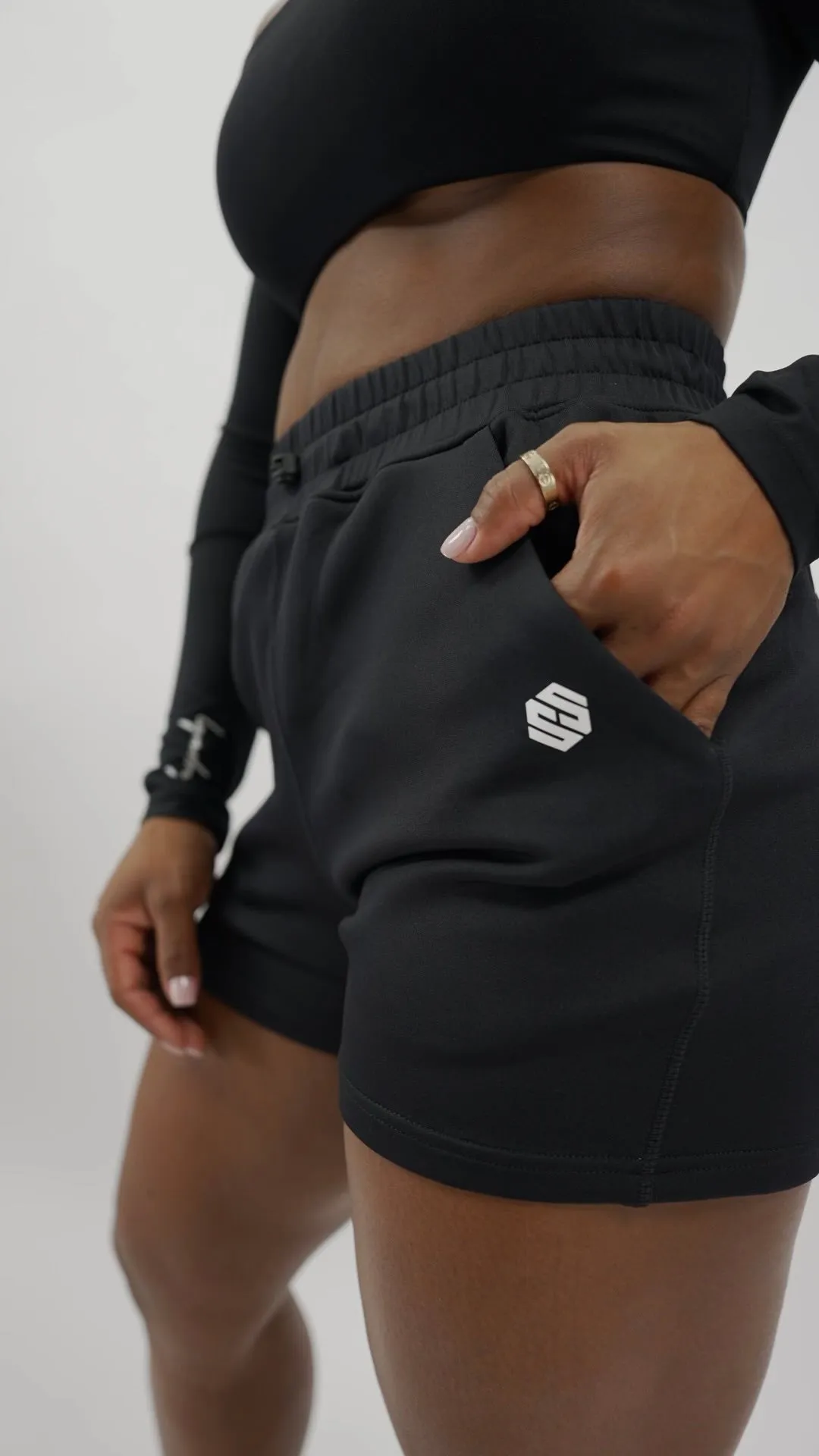 SHINE SWEAT SHORTS
